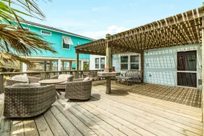 Fully Remodeled 2026– Beach Views, Steps to Beach - Image 3