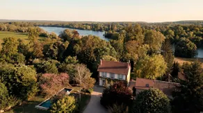 Luxury Home on the Seine - Pool & Hotel Services - Image 2
