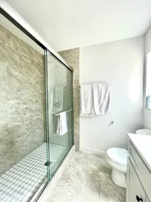 Cozy guest suite with individual entries - Image 4