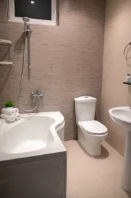 Spacious & Quiet stay Near Vake Park • Bright - Image 4