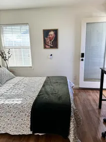 Private studio, separate entrance, self check in - Image 5