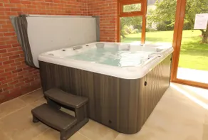 Moulton-Barrett Barn no High Park com piscina interior partilhada e banheira de hidromassagem - Image 5
