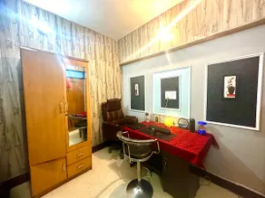 Being local - A Self serviced 2BHK - City centre. - Image 3