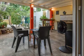 Tropical Cottage w/ Pool - Image 3