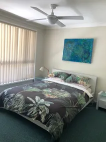 BAY BREEZE .150 meters flat walk to beach !!! - Image 3