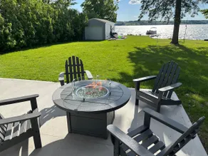 Hot Tub + Rare Flat Lakefront | Dock & Kayaks - Image 5