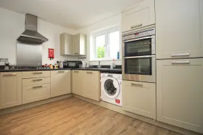 MODERN HOLIDAY HOME central St Merryn - Image 2