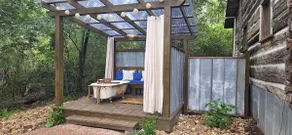 Romantic Log Cabin @ Scenic Hill Retreat. - Image 4