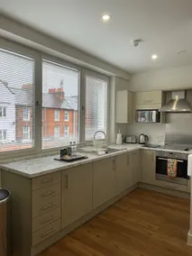 Deluxe Studio Apartment at 100 Kings Road by House of Fisher - Image 2
