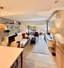 104- apartment with heated pool, well located - Image 2