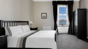 Scenic Waterfront Apartment with Stunning Loch Vie - Image 2