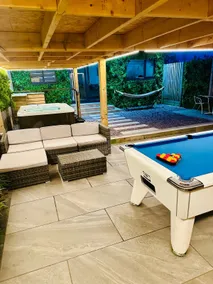 Hazells Lodge Farm Stay Sleeps 2 Undercover Hottub and Pool Table - Image 3