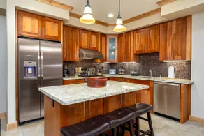 Luxurious Modern Condo! - SM #207 - Image 3