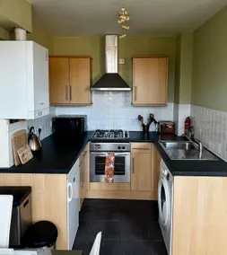 Superb Peaceful 1 bed apartment in St George. - Image 4