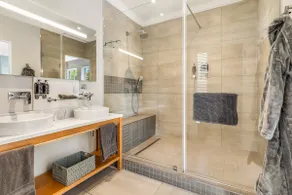 Luxury Serviced Apartment. Best Area in Sandton. - Image 4