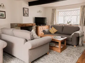Three Batch Cottages - Image 2