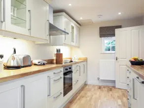 Garden Cottage - Image 3