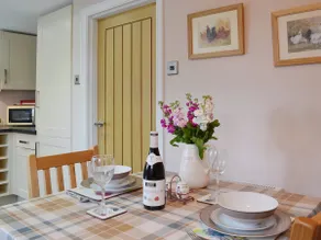 Dairy Cottage - Image 4