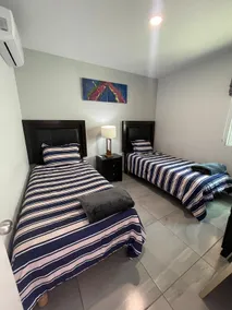 Modern apartment, 5 min forum, wifi, a/c and garage - Image 2