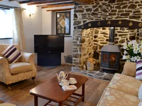Knotty Corner Cottage - Image 2