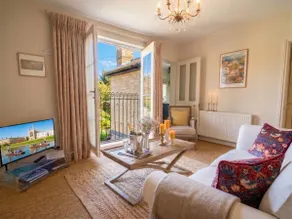 Stylish City 'Duke' Suite In Historic City Centre - Image 4