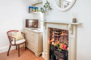 Stylish City 'Duke' Suite In Historic City Centre - Image 3