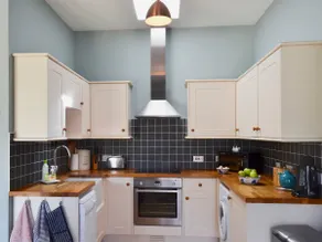 Saddle Room - Image 4