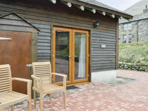 Lucy's Lodge - UK1260 - Image 2