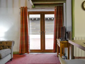 Lucy's Lodge - UK1260 - Image 3