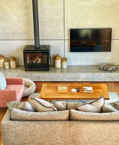 The Black Shed - Luxury Vineyard Escape Mudgee - Image 2