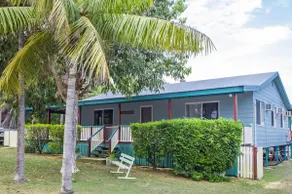 DOG FRIENDLY ACCOMMODATION - Ludbrookes, Nelly Bay - Image 3