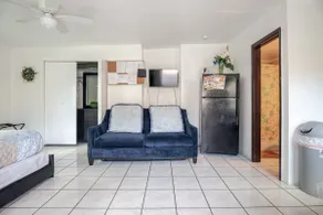 Cozy Private Suite, 5 Mins to MIA Airport - Image 4