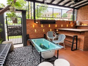 Knocknock 70s Home 5BDR Unesco Jonker Free Parking - Image 2