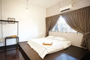 Knocknock 70s Home 5BDR Unesco Jonker Free Parking - Image 5