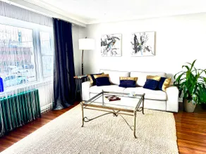 Cozy on Queensway - Image 2