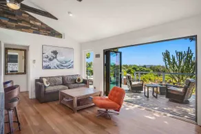 Ocean View Gem Close to Beaches with Own Jacuzzi - Image 3