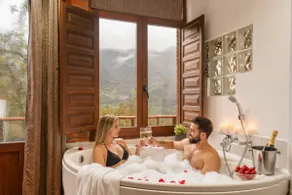Romantisk plats med jacuzzi, fantastics bergsutsikt och öppen spis - Image 2