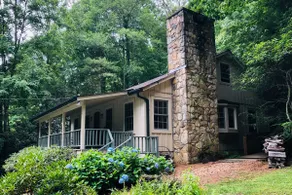 2 Living Areas + Fireplace: Mirror Lake Cottage! - Image 3