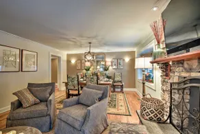 2 Living Areas + Fireplace: Mirror Lake Cottage! - Image 5