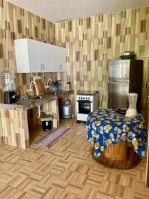 House with Air-conditioned Suites just 800 meters from the beach - Image 4