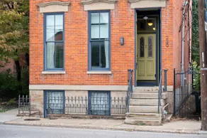 1BR w/ Parking – Walk to Convention Center & Stadi - Image 3