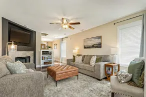 Pet-Friendly Home: King Bed, 10 Min to Biltmore - Image 2