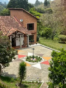 Cozy country house near the airport - Image 2