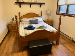 Cozy Cabin Condo by the Mountain, 5mins to skiing! - Image 4