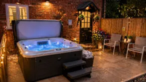 The Shakespeare Lodge - Sleeps up to 12 - 2 HOT TUBS - Image 3