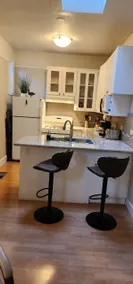 Historic Charmer 2-bedroom apt. Fantastic location - Image 2