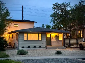 Beautifully Renovated Downtown Getaway - Image 2