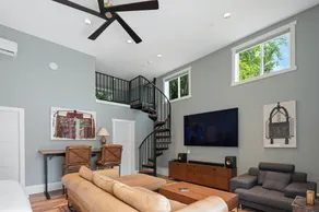 Luxury Guest House (View World Cup on Huge 4K TVs) - Image 4