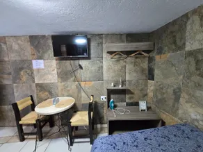 Comfortable room with a kitchenette and nice finishes - Image 3