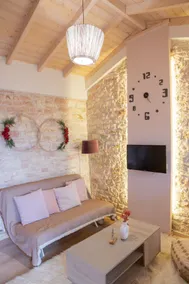Small chalet. - Image 4